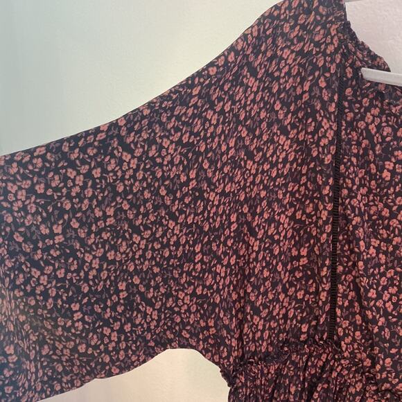 Free People dark floral bohemian elastic waist flowy  blouse size large - Picture 8 of 11